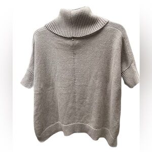 ❤️ OLD NAVY OVERSIZED PONCHO SWEATER SIZE XS